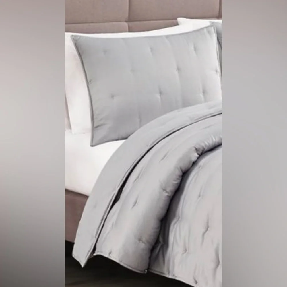Badgley Mischka Home ultra plush